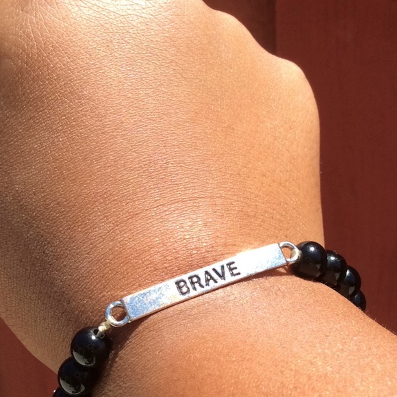 “Brave” black beaded bracelet - Picture 2 of 3